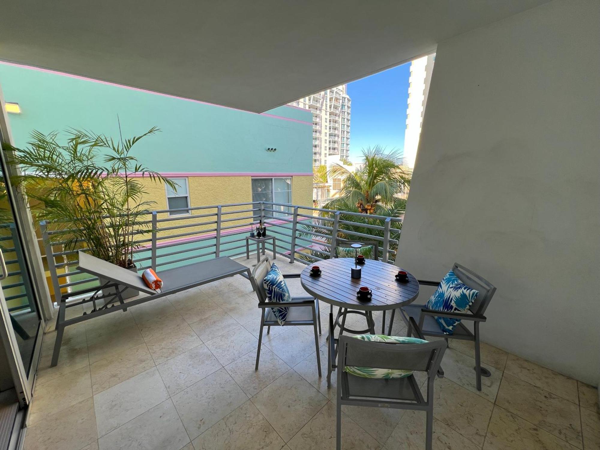 Boutique Suites 3 Min Walk To Beach Miami Beach Exterior photo